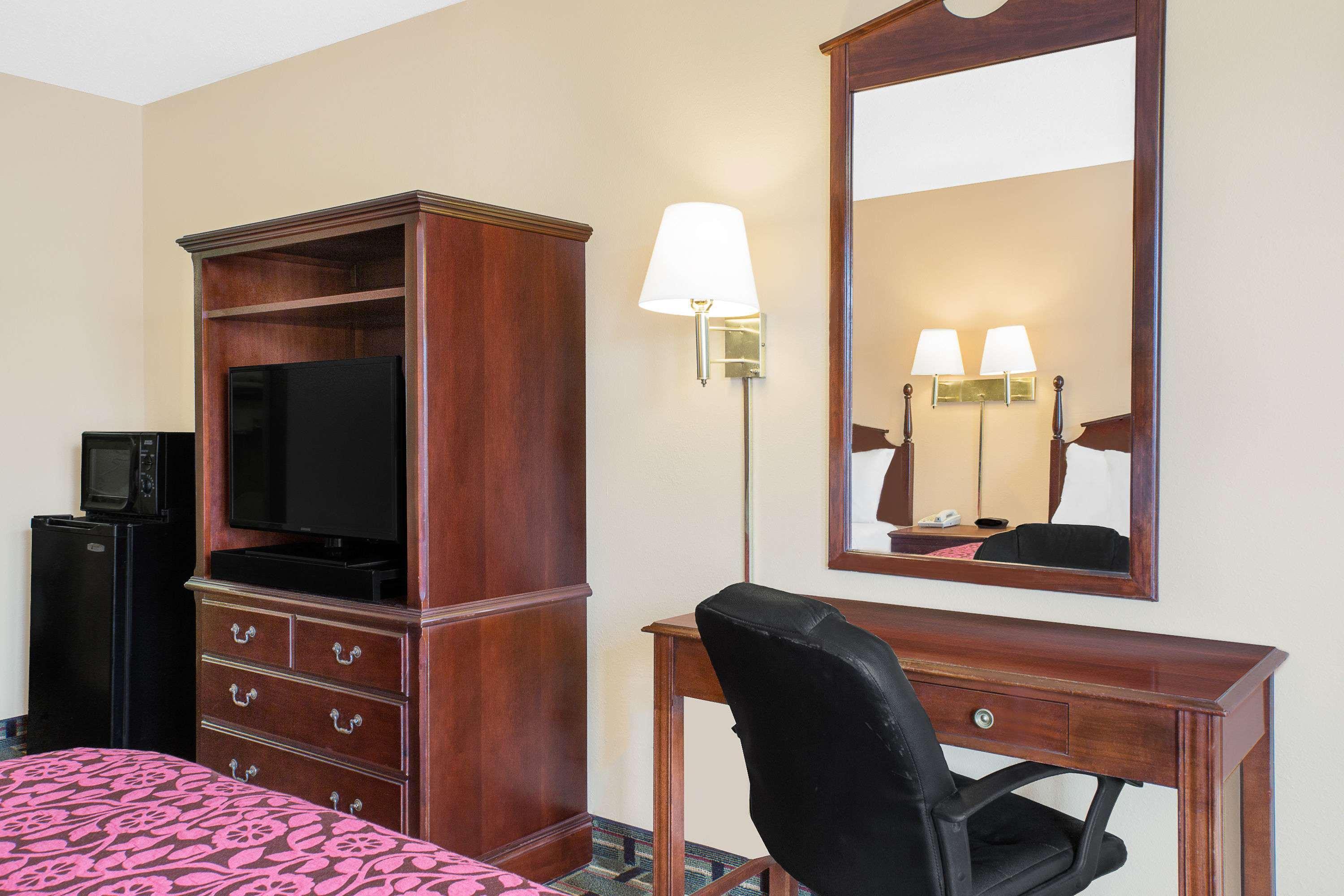 Meridian Inn Hotel מראה חיצוני תמונה